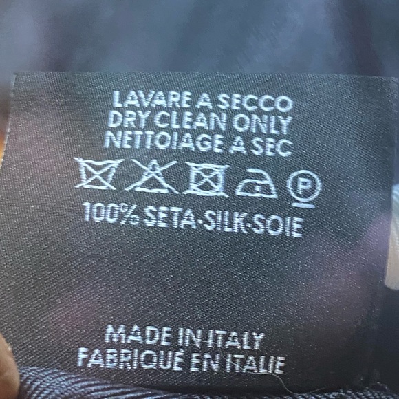 Gucci Black Flora II Silk Scarf NWOT - Picture 12 of 16